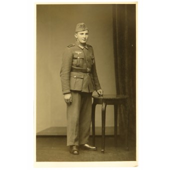 Studio photo of Wehrmacht enlisted rank soldier.. Espenlaub militaria